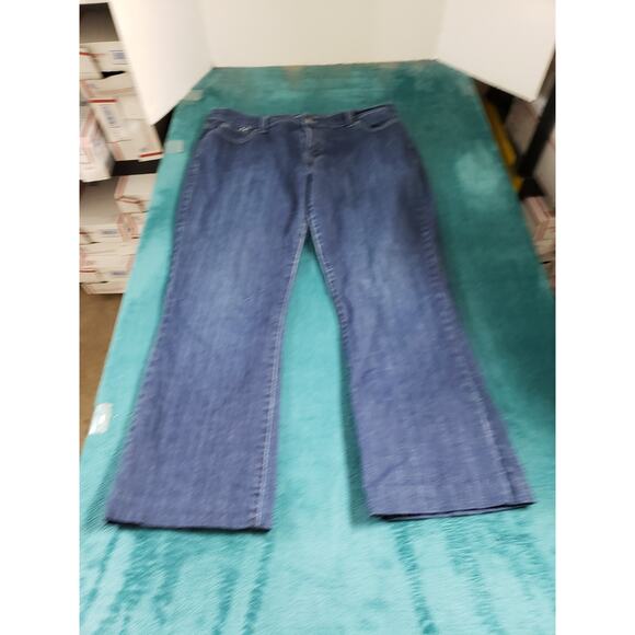Levis 515 Jeans Size 16 Womens Blue Pants Ladies Mid Rise Classic Bootcut Crop - Picture 1 of 14